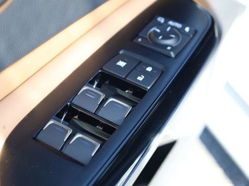 Used 2024 Lexus ES 300h w/ Premium Package image 15