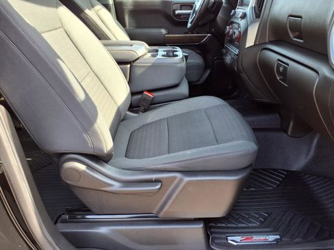 Used 2022 Chevrolet Silverado 1500 RST image 8