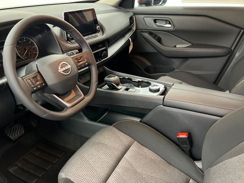 New 2026 Nissan Rogue SV w/ Cold Weather Package AWD/4WD image 15