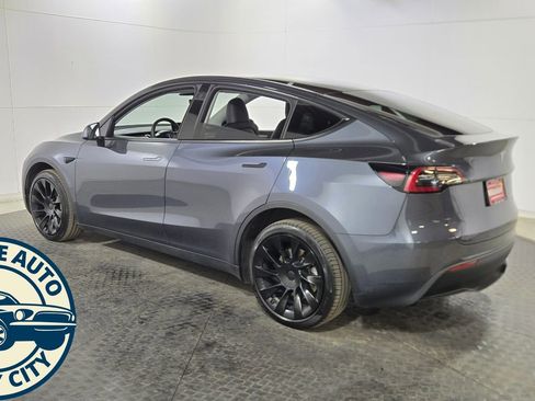Used 2023 Tesla Model Y Long Range image 6