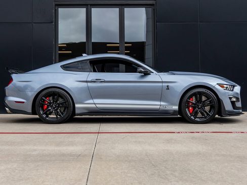 Used 2022 Ford Mustang Shelby GT500 w/ Technology Package RWD image 10