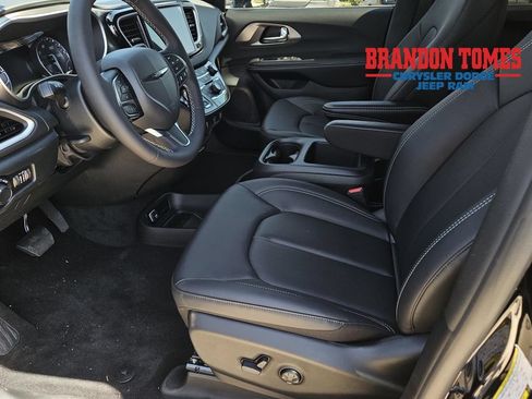 New 2026 Chrysler Voyager LX FWD image 13