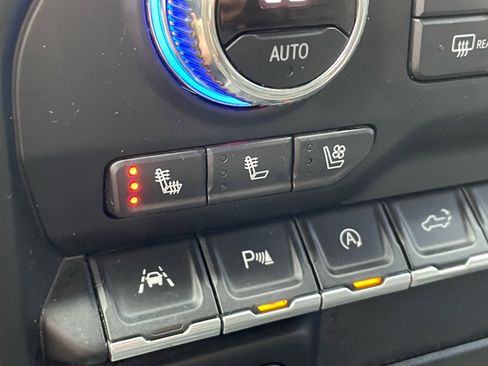 Used 2022 GMC Sierra 1500 SLT w/ SLT Premium Plus Package image 11