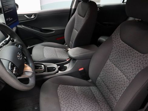 Used 2018 Hyundai Ioniq Blue image 23