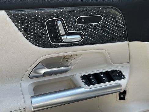 Certified 2026 Mercedes-Benz GLA 250 w/ Exclusive Package image 12