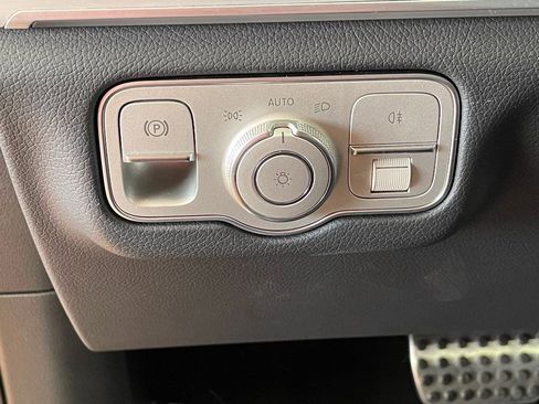 Used 2024 Mercedes-Benz GLE 450e 4MATIC image 19