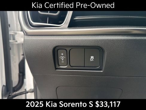 Used 2025 Kia Sorento S FWD image 36