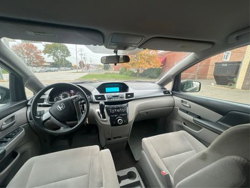 Used 2012 Honda Odyssey LX image 27