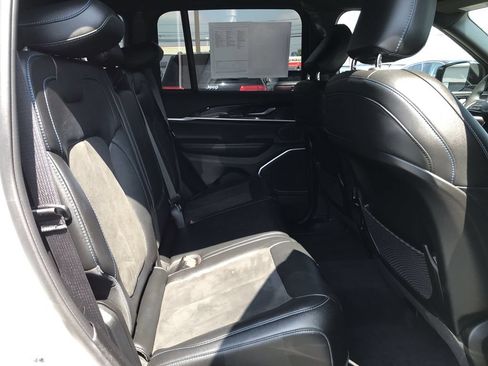 Used 2023 Jeep Grand Cherokee Trailhawk AWD/4WD image 15