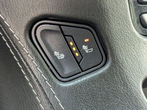 Used 2019 Chevrolet Tahoe LT w/ Luxury Package AWD/4WD image 29