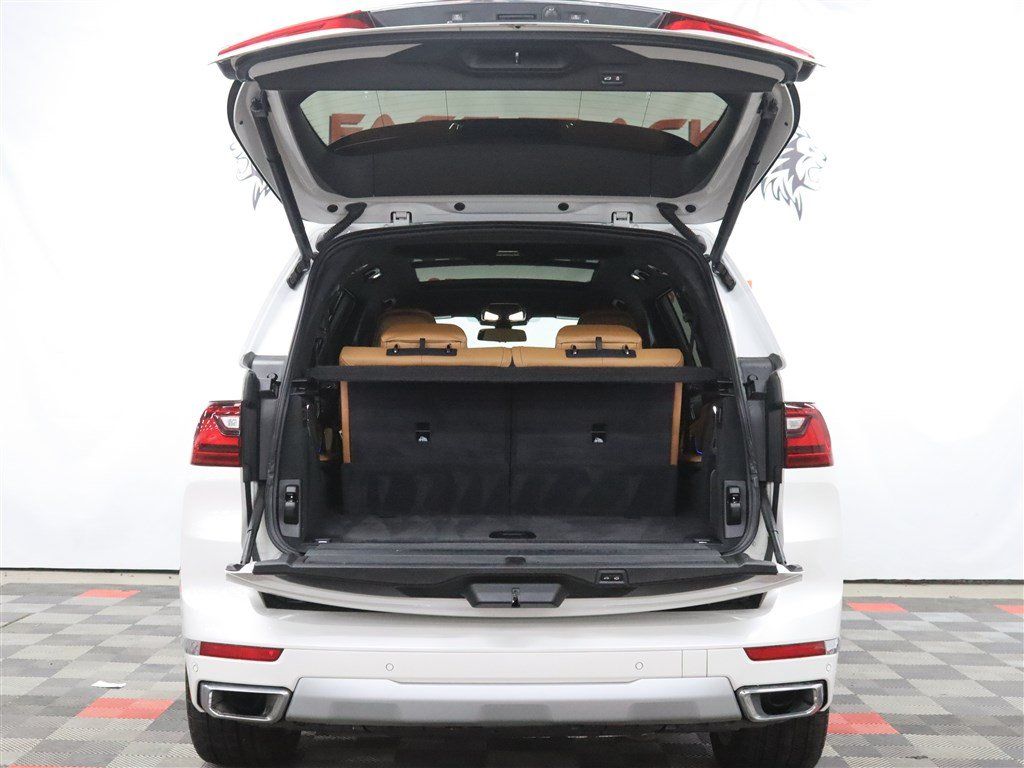 Used 2021 BMW X7 xDrive40i w/ Premium Package 2 AWD/4WD image 7