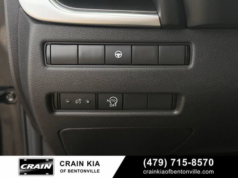 Used 2023 Nissan Rogue SV FWD image 12