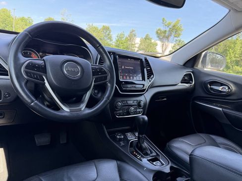 Used 2019 Jeep Cherokee Limited AWD/4WD image 21