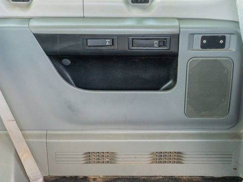 Used 2014 Ford E-350 and Econoline 350 XLT image 31