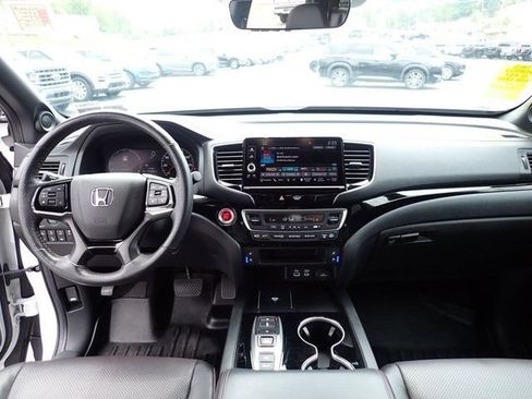 Used 2024 Honda Ridgeline Black Edition image 13