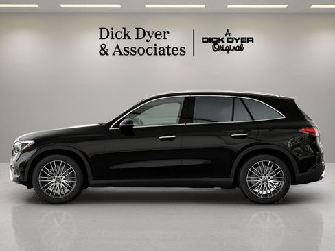 Used 2026 Mercedes-Benz GLC 300 image 23