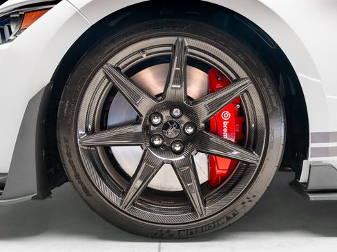 Used 2021 Ford Mustang Shelby GT500 w/ Carbon Fiber Track Pack RWD image 27