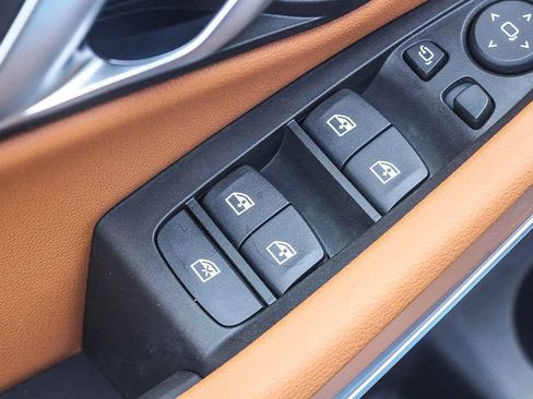 New 2026 BMW 330i Sedan w/ Convenience Package image 20