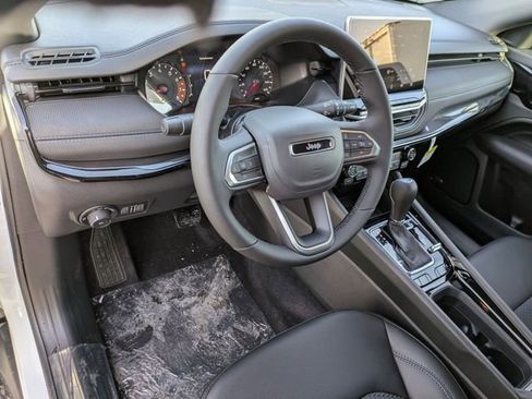 Certified 2026 Jeep Compass Latitude w/ Sun and Sound Group AWD/4WD image 9