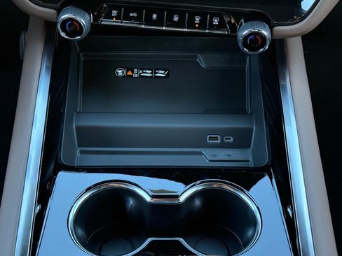 New 2026 Chevrolet Tahoe High Country image 18