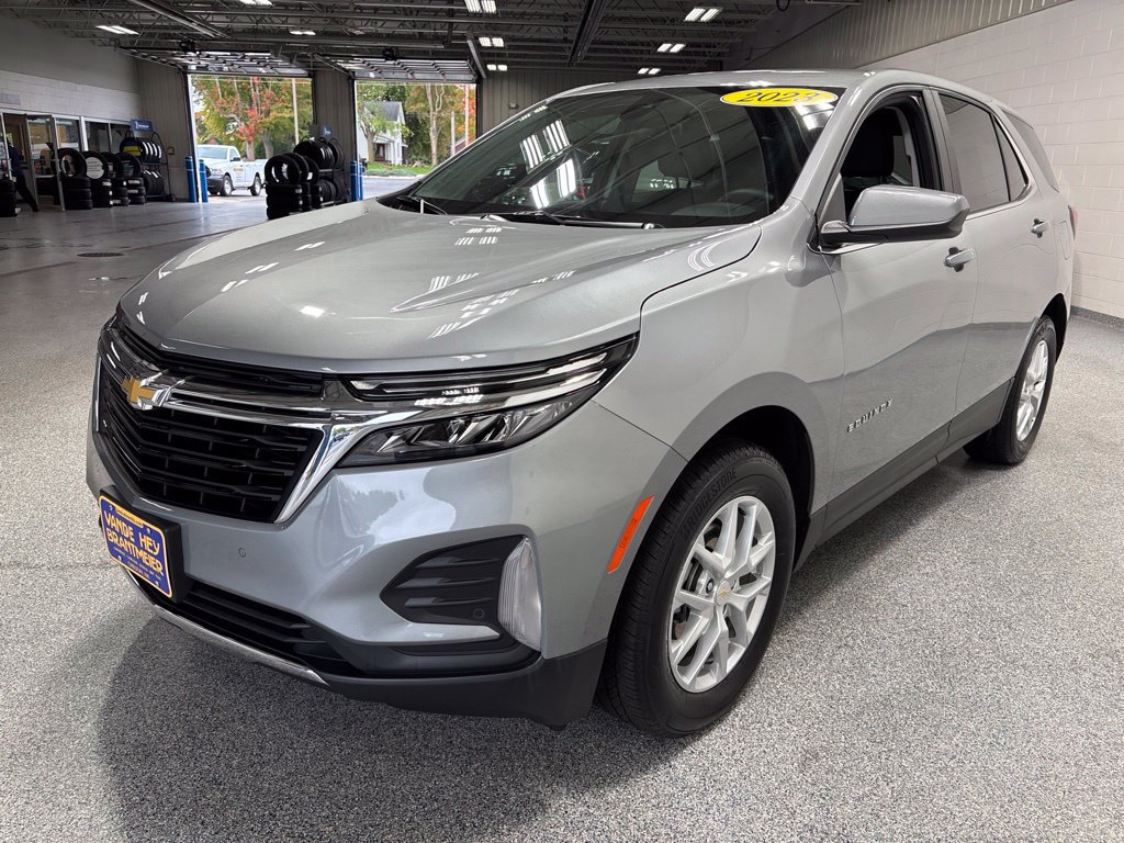 Used 2023 Chevrolet Equinox LT AWD/4WD image 3