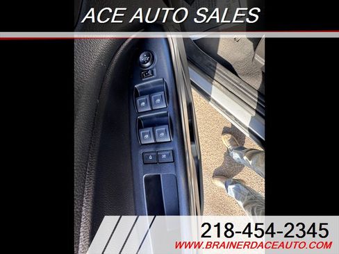 Used 2020 Chevrolet Colorado LT image 17