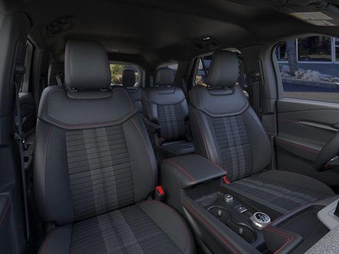 New 2026 Ford Explorer ST-Line w/ ST-Line Street Pack image 10