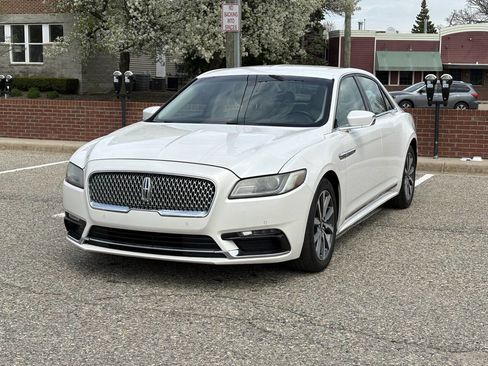 Used 2017 Lincoln Continental Premiere FWD image 3