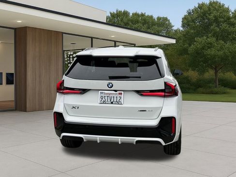 Used 2025 BMW X1 xDrive28i w/ Premium Package image 9