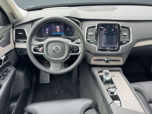 Certified 2024 Volvo XC90 T8 Ultimate w/ Protection Package Premier image 28