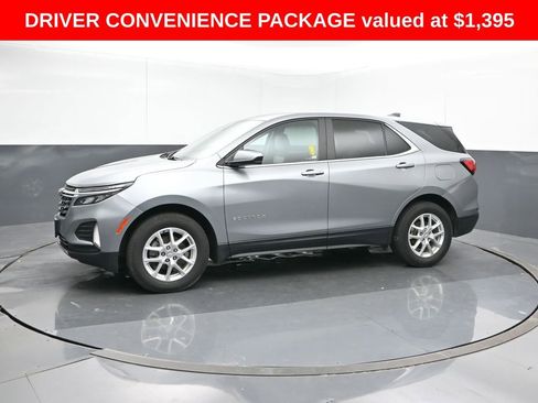 Used 2023 Chevrolet Equinox LT w/ Driver Convenience Package image 2