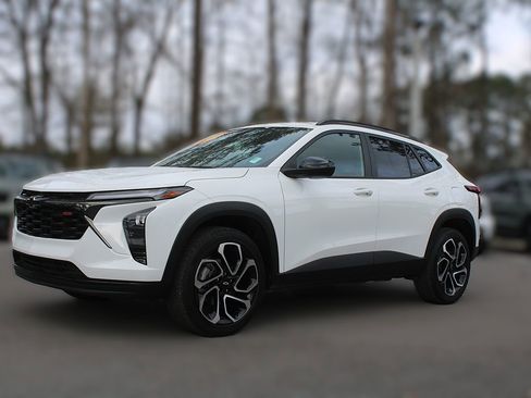 Used 2024 Chevrolet Trax RS image 3