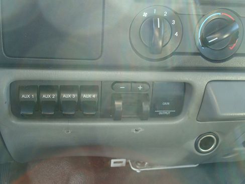 Used 2006 Ford F350 XL image 11