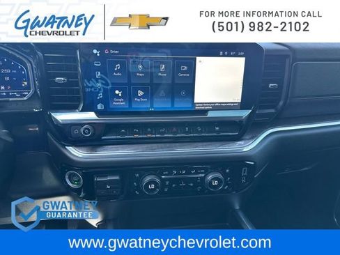 Used 2022 Chevrolet Silverado 1500 LTZ w/ Z71 Off-Road Package AWD/4WD image 18