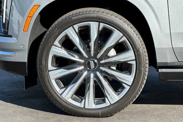 New 2026 Cadillac Escalade Luxury w/ Touring Package AWD/4WD image 28