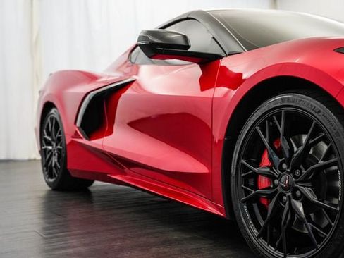 Used 2024 Chevrolet Corvette Stingray Premium Cpe w/ Z51 Performance Package RWD image 28