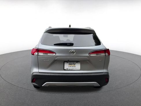 Used 2025 Toyota Corolla Cross LE image 12