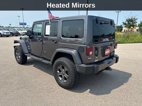 Used 2017 Jeep Wrangler Unlimited Sahara w/ Connectivity Group AWD/4WD image 3