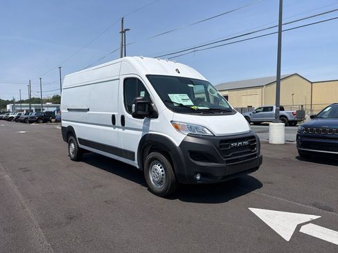 New 2026 RAM ProMaster 2500 w/ Convenience Group FWD image 4
