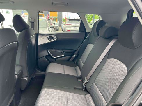 Used 2025 Kia Soul LX FWD image 26