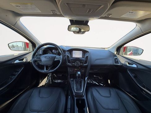 Used 2017 Ford Focus Titanium w/ Titanium Technology Package FWD image 11