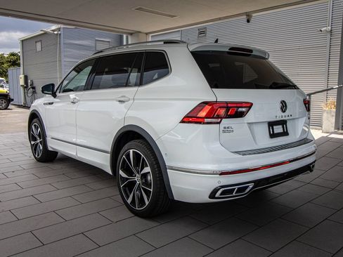 Certified 2024 Volkswagen Tiguan SEL R-Line AWD/4WD image 12