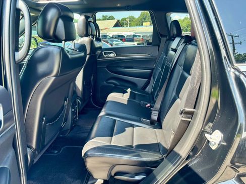 Used 2018 Jeep Grand Cherokee Limited AWD/4WD image 14
