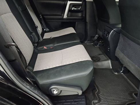 Used 2018 Toyota 4Runner SR5 AWD/4WD image 20