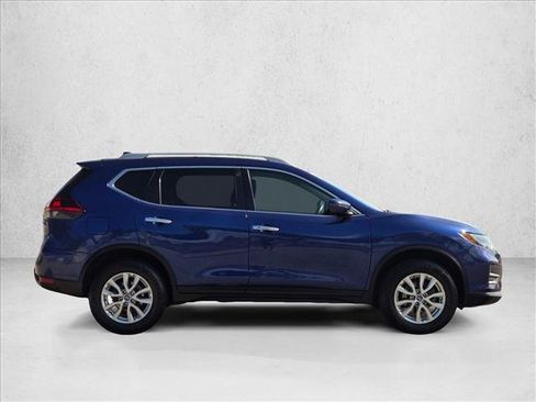 Used 2018 Nissan Rogue SV AWD/4WD image 4