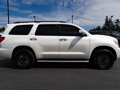 Used 2014 Toyota Sequoia Platinum AWD/4WD image 8