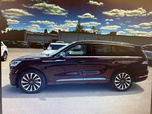 Used 2022 Lincoln Aviator Black Label Grand Touring AWD/4WD image 3