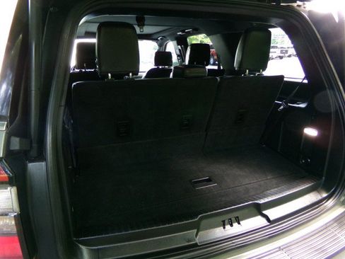 Used 2019 Ford Expedition Limited w/ Equipment Group 303A AWD/4WD image 33