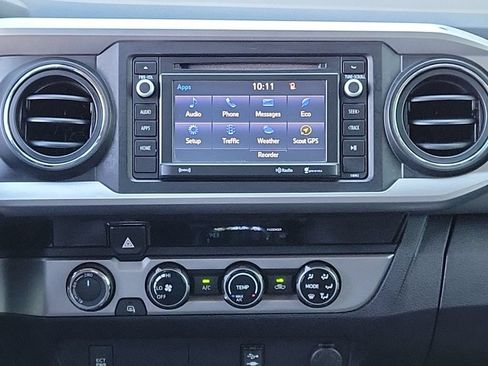 Used 2017 Toyota Tacoma SR5 AWD/4WD image 28