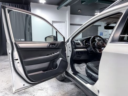 Used 2019 Subaru Outback 2.5i Premium image 12